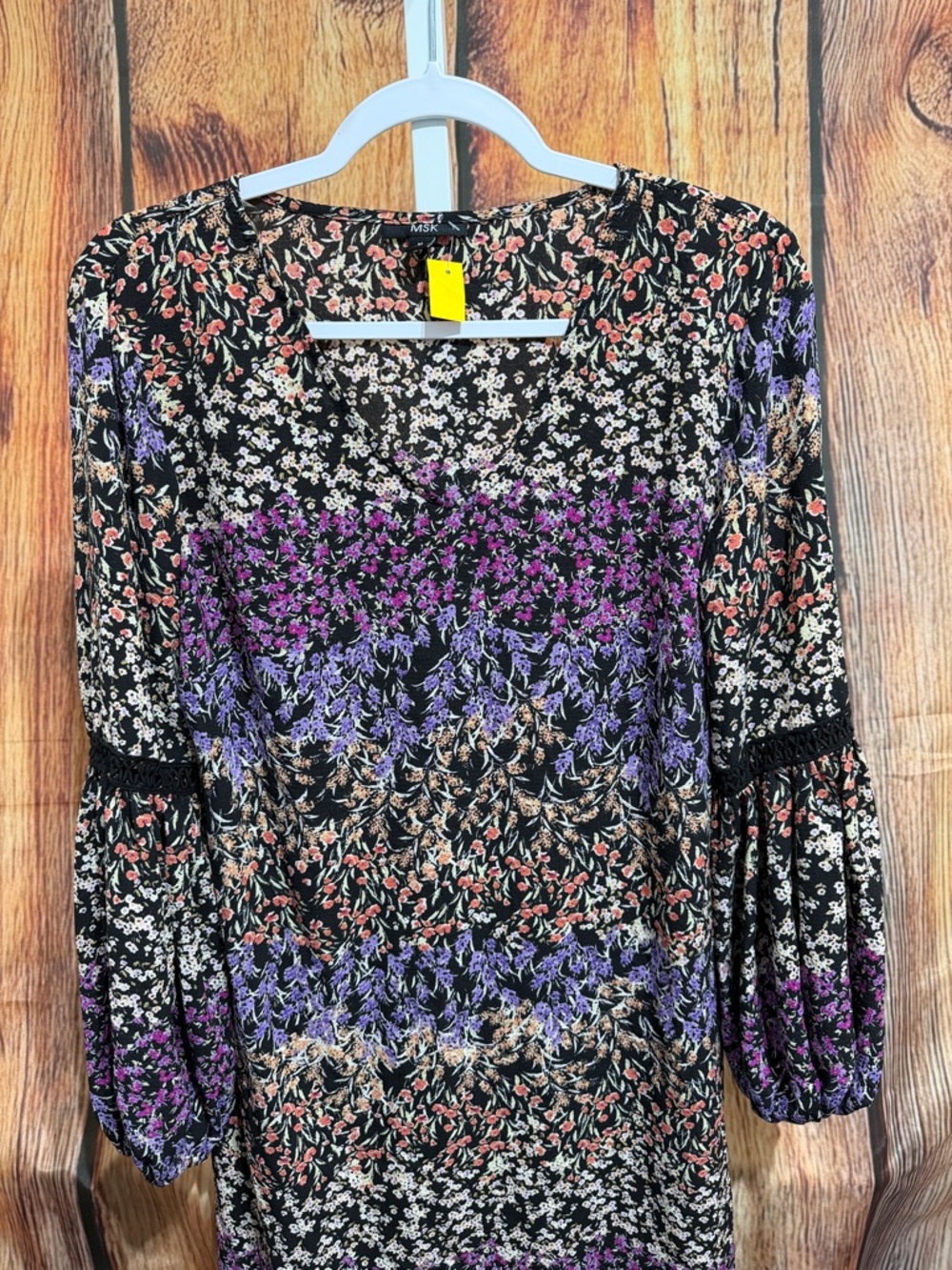 MSK V-neck Dress Size M lightweight - Picture 2 of 4